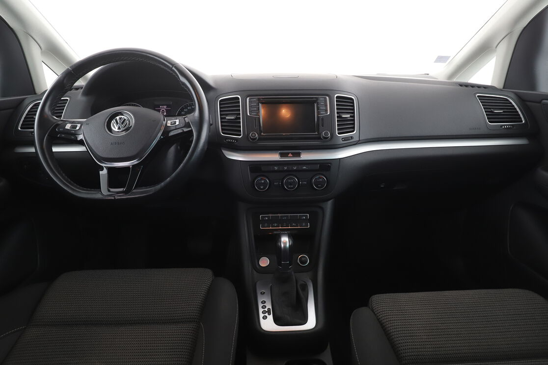 Volkswagen Sharan 2.0 TDI BlueMotion Tech Confortline DSG6 — photo 11