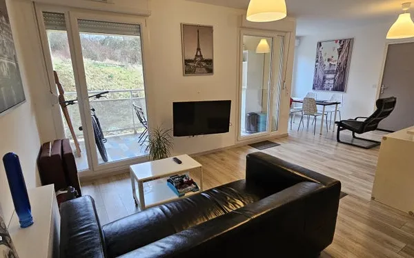 chambre à louer avec salle de douche et wc privé