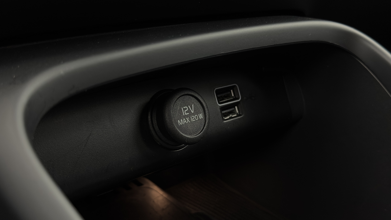 Volvo XC40 T5 Recharge 180+82 ch DCT7 — photo 35