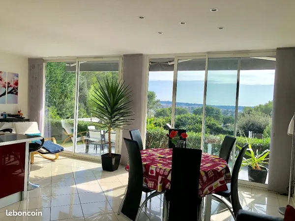 Loue villa a l'année sur Antibes
