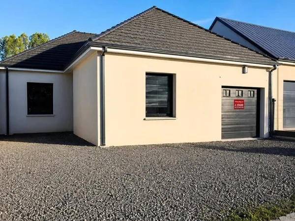 Maison récente de plain pied de 115 m2 - 4 chambres - Proche des commodités