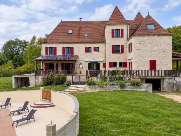 Propriété de 10 chambres avec logements indépendants et piscine chauffée - Gourdon