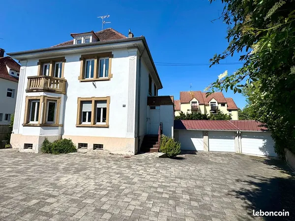 Maison 10 pièces 233 m²
