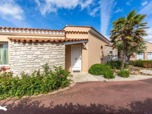 Maison 5 pièces 233 m²