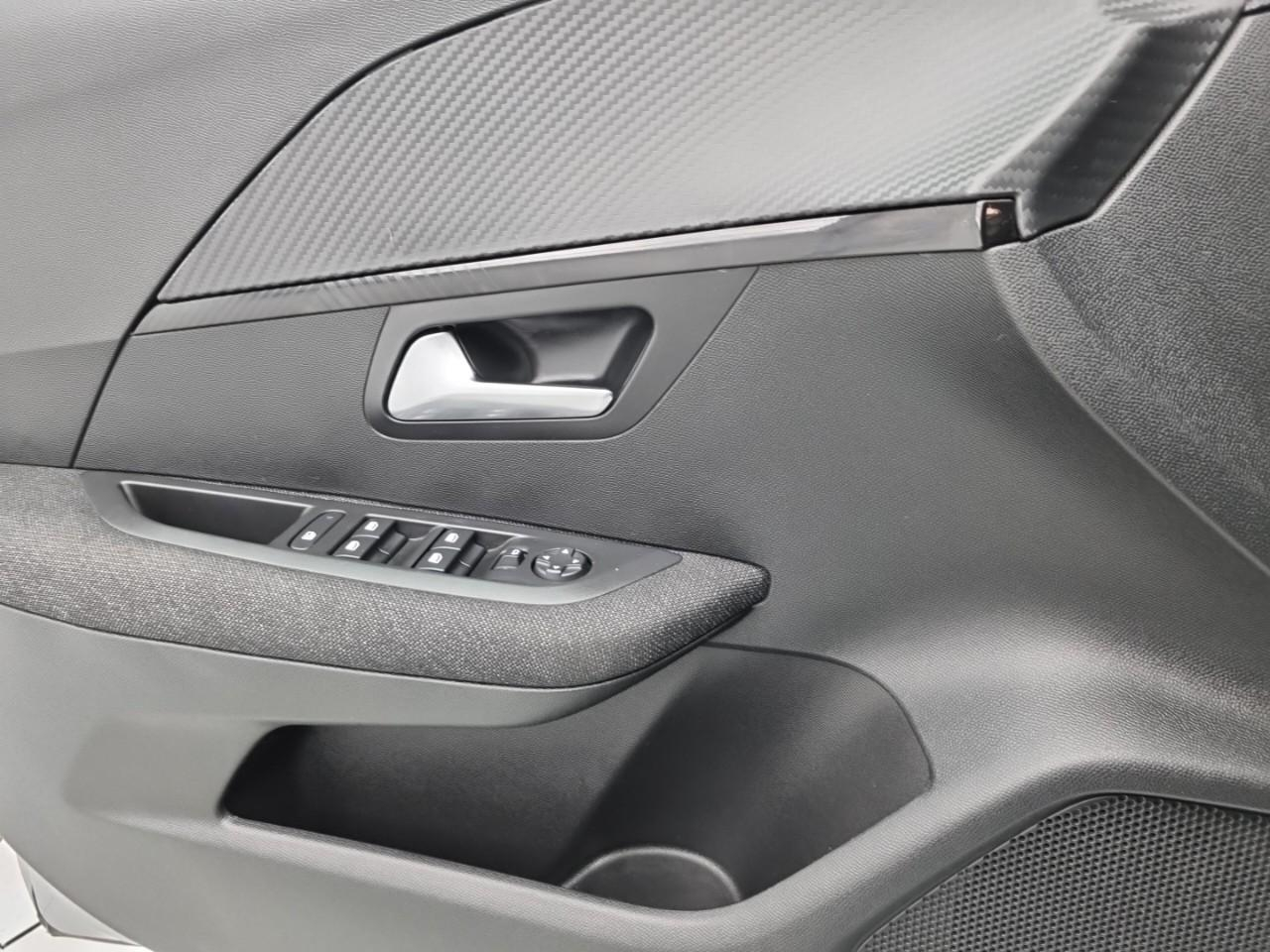Peugeot 208 100 s&s bvm6 style — photo 28