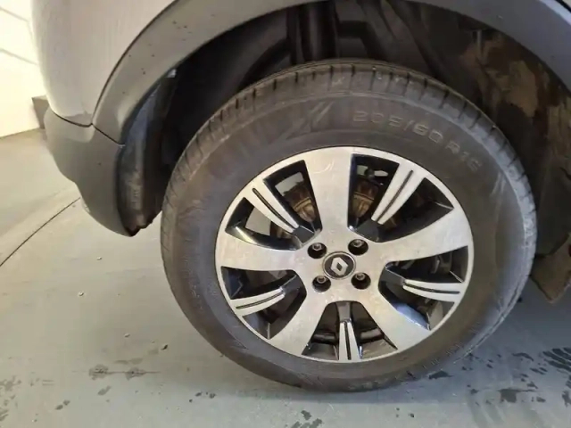 Renault Captur dci 90 energy edc — photo 25
