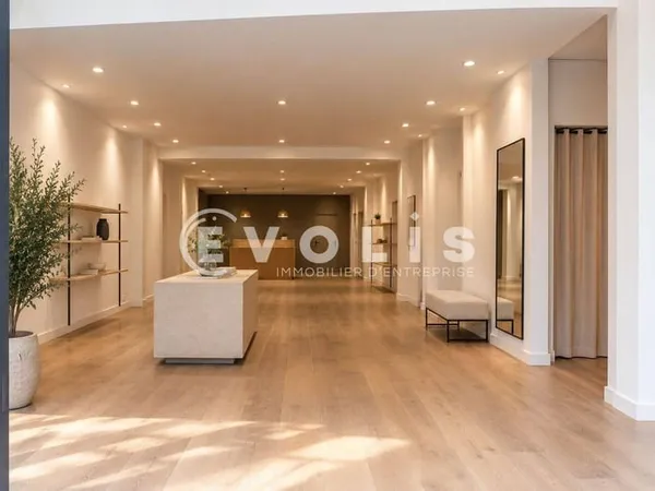 Local commercial 108 m²