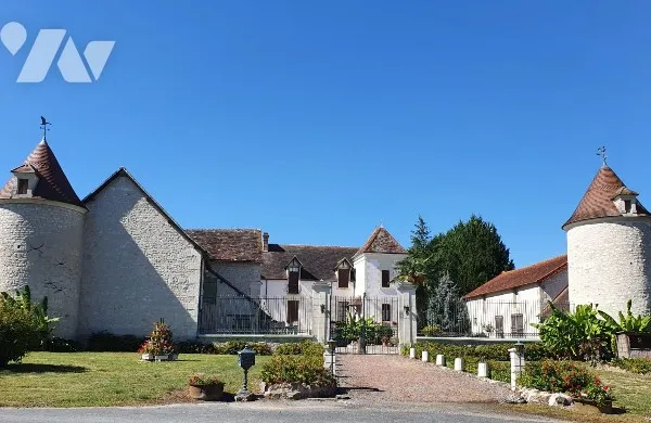 Maison 10 pièces 271 m²