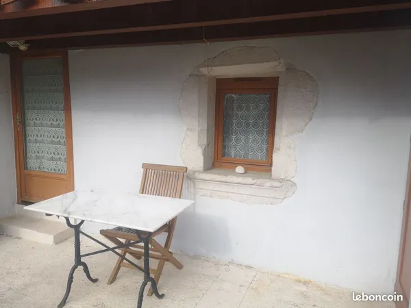 Location d'un studio meuble au centre de doussard