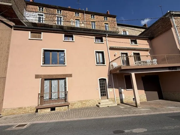 Grande maison 180 m2 habitable avec balcon et dépendance