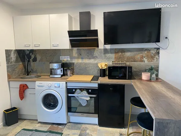 Studio meublé avec terrasse - bail 10 mois