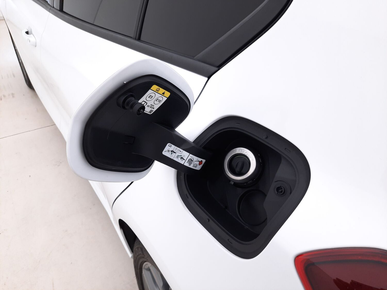 Ford Focus — photo 18