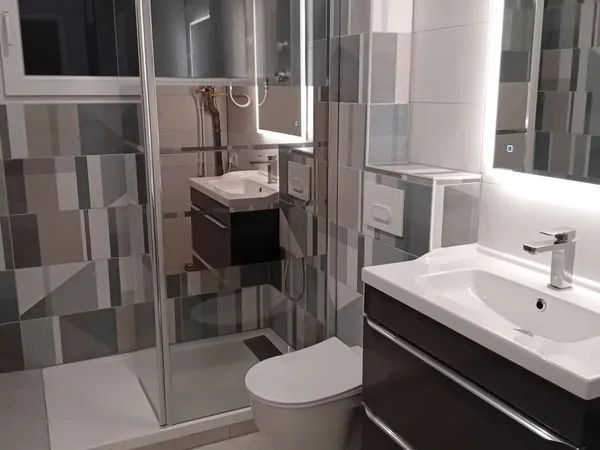 Très beau studio meublé