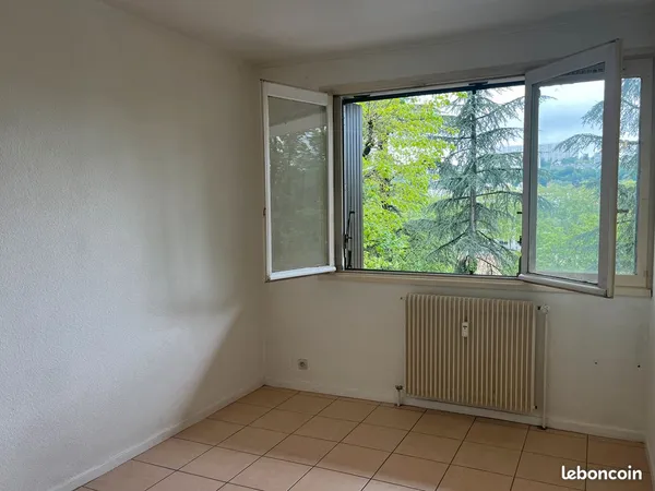 Appartement 33 m² parking, chauffage, eau incluss