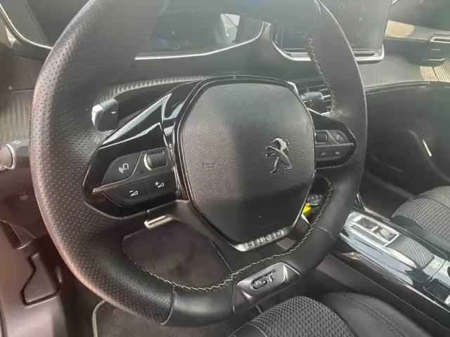 Peugeot 2008 1.2 puretech 130ch s&amp;s gt eat8 — photo 11