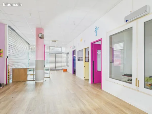 Local commercial 138 m²