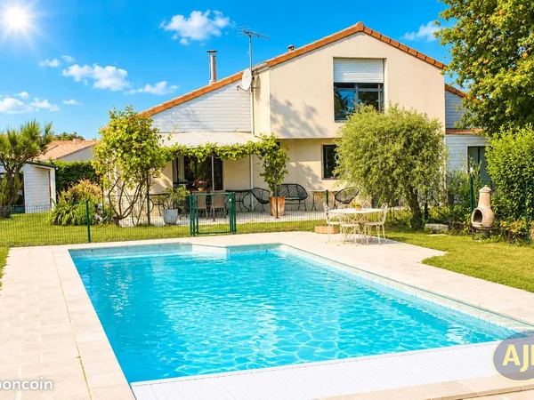 Propriété 8 pièces 141 m²