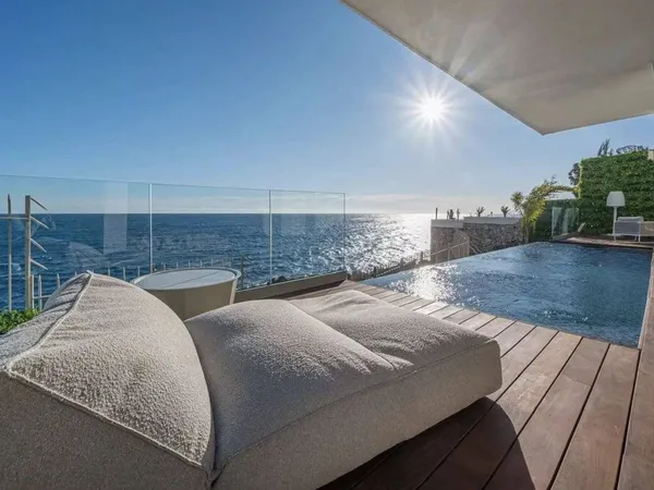 Villa 5 pièces 247 m²