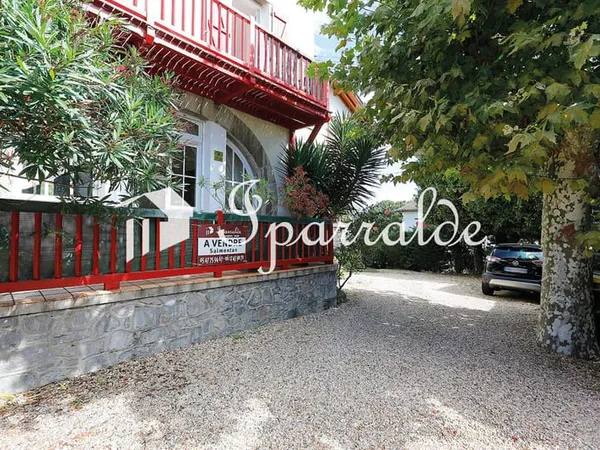EXCLUSIVITÉ HENDAYE CENTRE-VILLE | 117 m2 | 5 PIÈCES | PAR