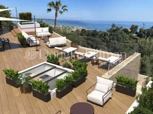 VALLAURIS - Villa contemporaine rénovée avec vue mer panoramique