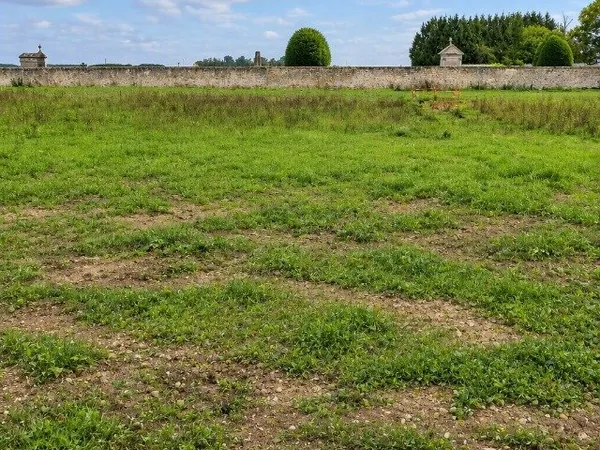 Terrain 654 m²