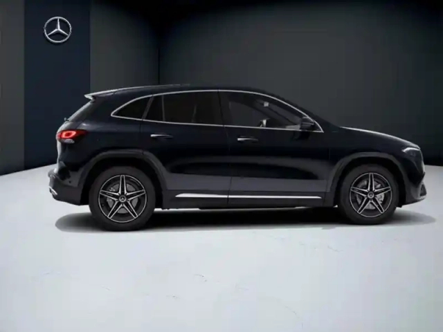 Mercedes Eqa 250+ amg line — photo 18