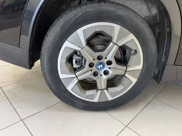 Bmw X1 i xdrive30 — photo 11