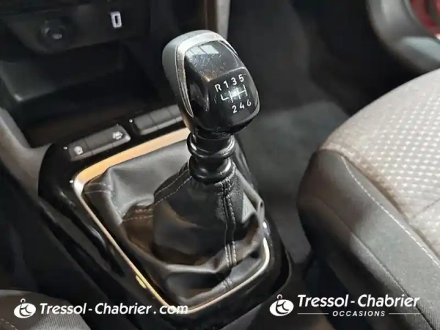 Opel Corsa 1.2 turbo 100 ch bvm6 edition — photo 24