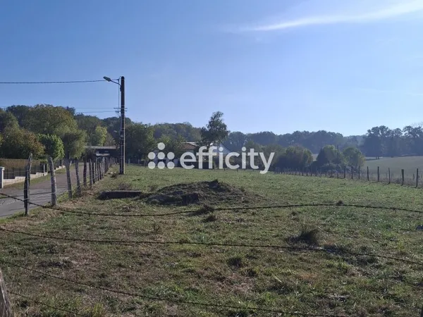 Terrain 650 m²