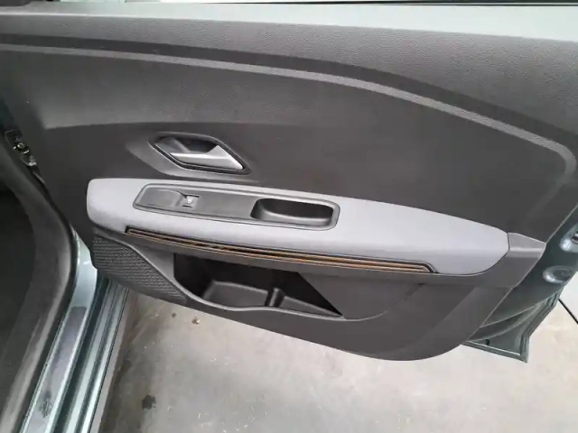 Dacia Sandero eco-g 100 — photo 25
