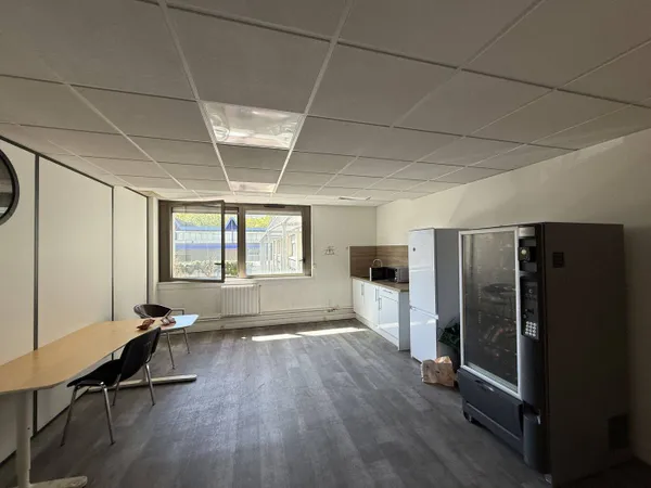 Bureaux 300 m²
