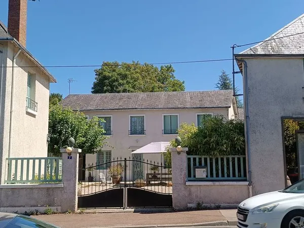 5 maisons : Au total 10 appartements centre ville près des thermes