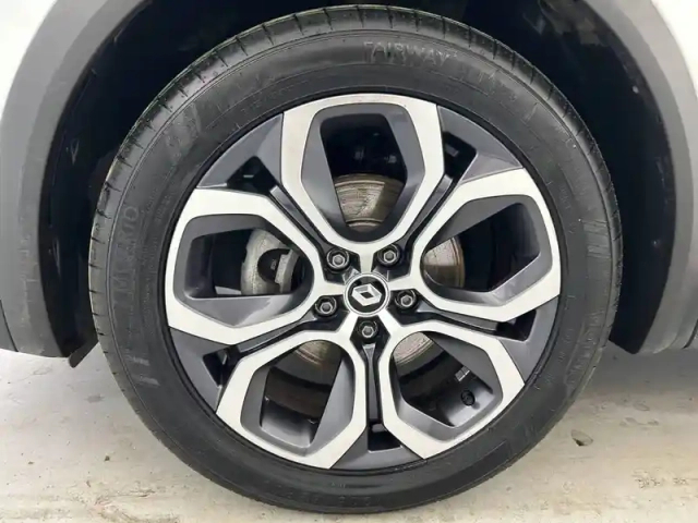 Renault Captur e-tech 145 - 21 — photo 18
