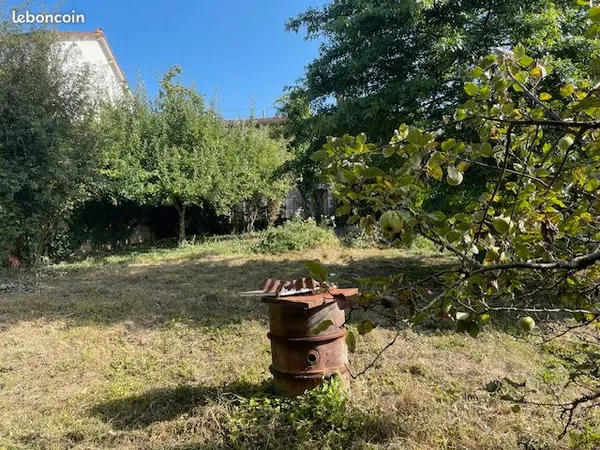 Vente maison à restaurer ou demolir sur terrain constructible 560 m2 Limoges intra muros
