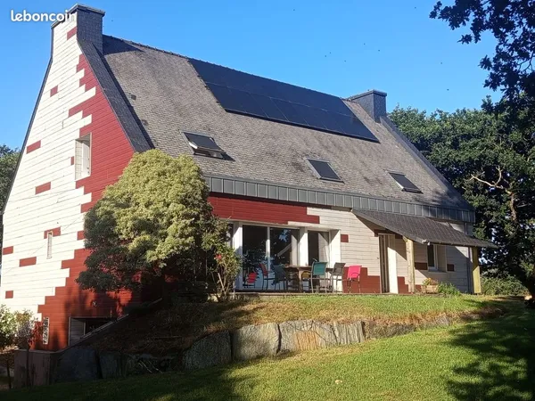 Maison en pleine nature spacieuse, lumineuse, à 20 minutes de Brest/ 243 m²/ 7 chambres/ DPE A