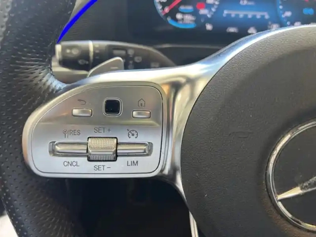 Mercedes Eqc 400 4matic — photo 15