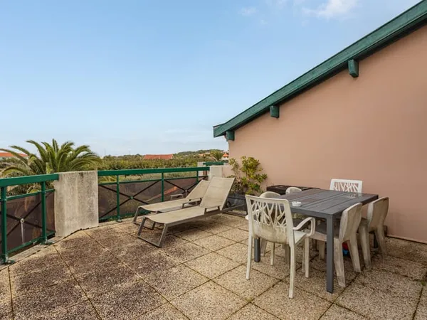 À vendre Spacieux T2 avec grande terrasse, cave et place d