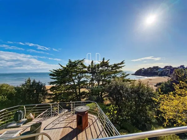 Villa 8 pièces 250 m²