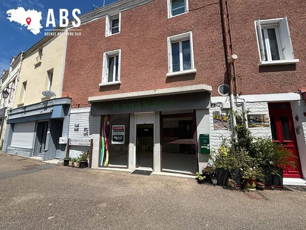 Local commercial 1 pièce 65 m²