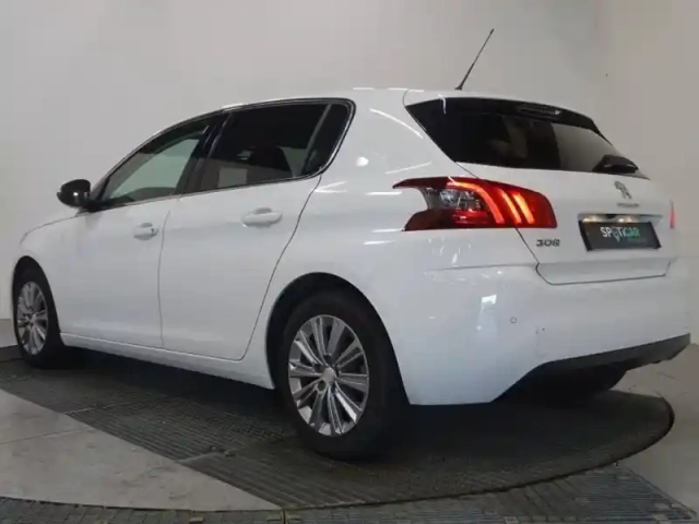 Peugeot 308 1.2 puretech 130ch s&amp;s allure eat8 — photo 8