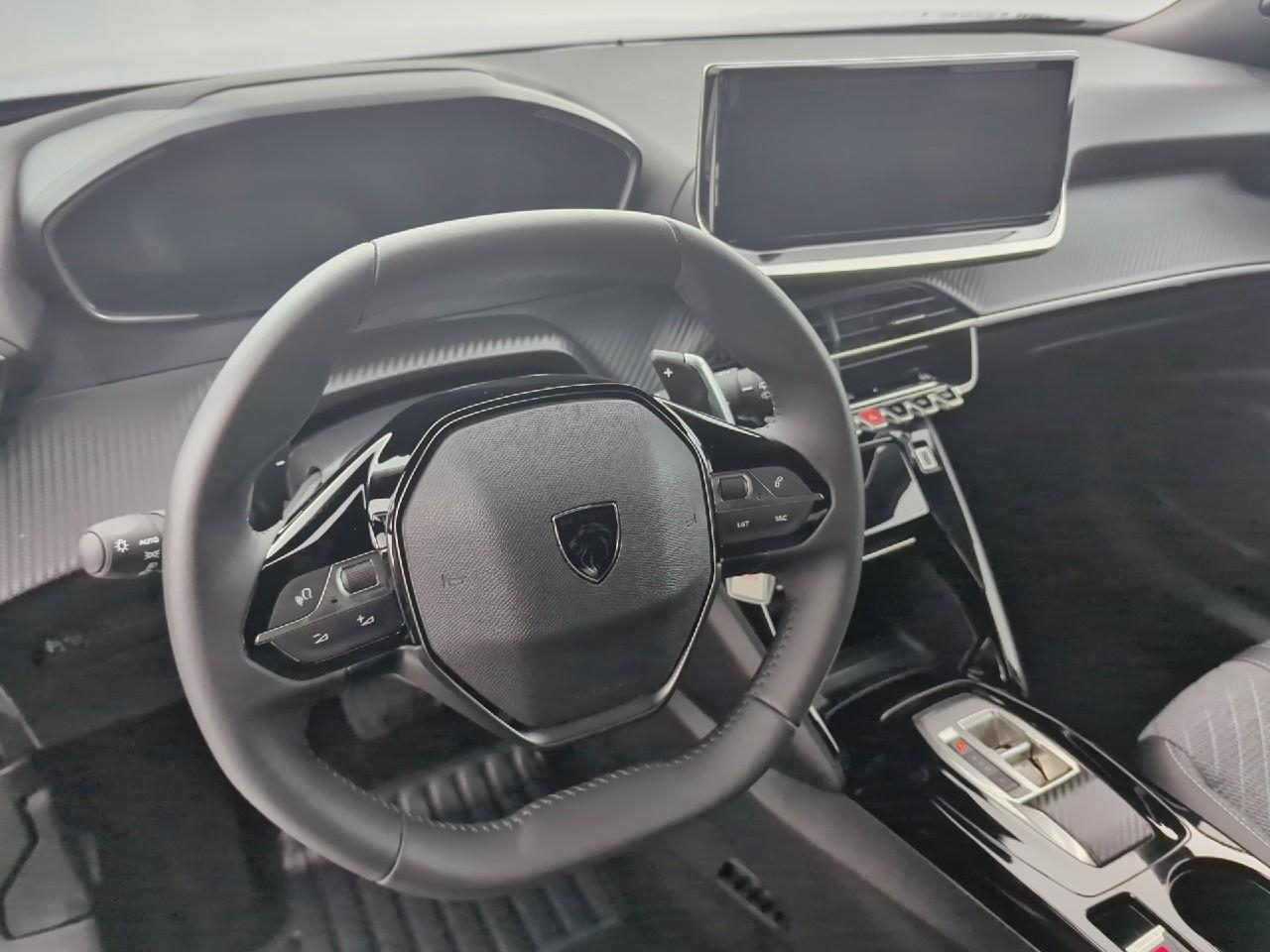 Peugeot 2008 hybrid 145 ch e-dcs6 allure — photo 14