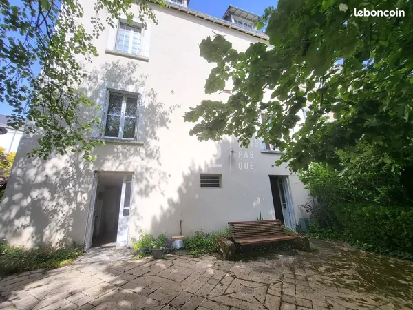 Maison 7 pièces 225 m²