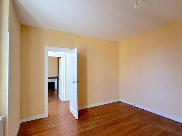MAISON DE 121 M2 AVEC 4 CHAMBRES - CENTRE VILLE DE BOURG