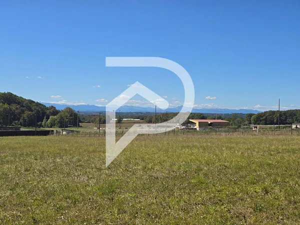 Terrain 600 m²
