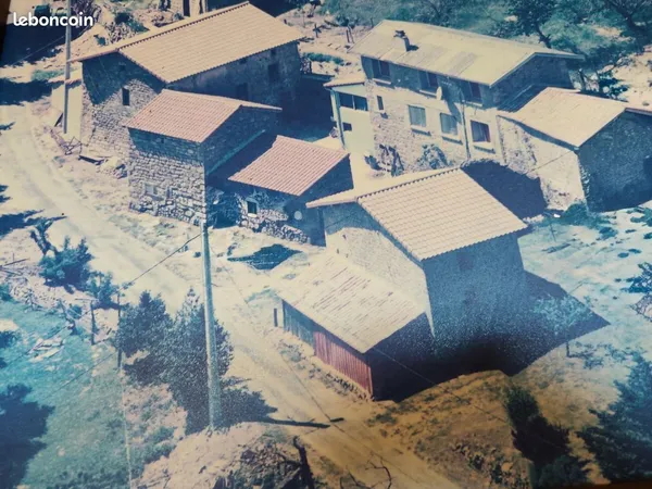 Propriétée Ancienne ferme en pierre avec vue exceptionnelle