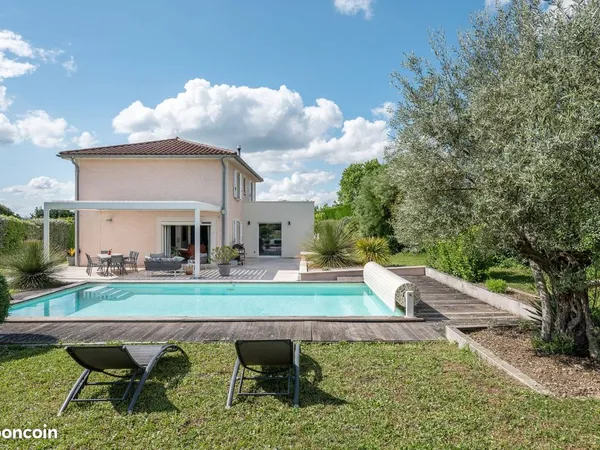 Diémoz - Maison 6 pièces 163 m², piscine, terrain 1 214 m²