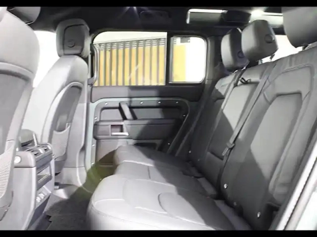 Land Rover Defender 110 2.0 p300e phev trophy edition keswick green — photo 13