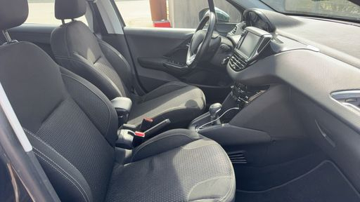 Peugeot 208 1.2 Puretech 110 EAT6 - Allure – 2016 – 114052 km – Essence – Boîte Automatique — photo 18