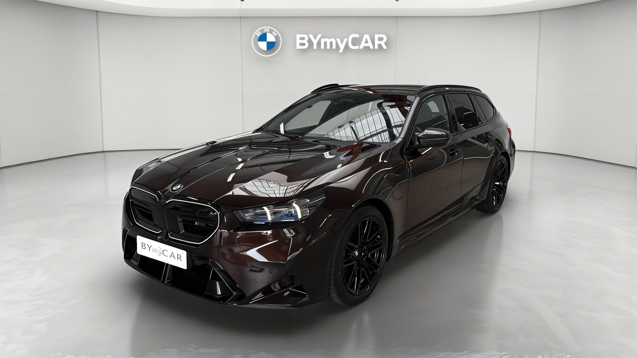 BMW M5 Touring PHEV 727 ch BVA8 — photo 1