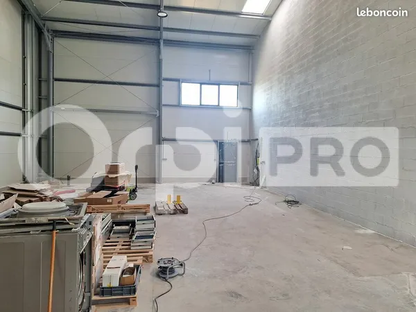 Local d'activité 170 m²